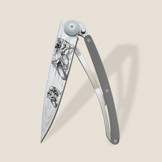 Deejo 1CM028 Tattoo Aluminium 37g, aluminium dark grey,Moto racing