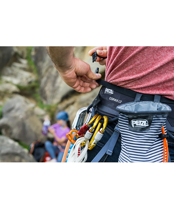 Petzl CORAX LT INDIGO BLUE sedací úvazek modrý