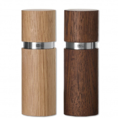 AdHoc Set mlýnků na pepř a sůl Textura, CeraCut, dubové dřevo přírodní a hnědý 15 cm AdHoc Set mlýnků na pepř a sůl Textura, CeraCut, dubové dřevo přírodní a hnědý 15 cm