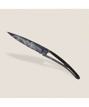 Kapesní nůž Deejo 1GC553 Tattoo Black Serration carbon Café Racer